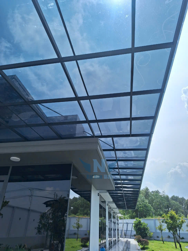 ứng dụng tấm poly công trình mái hiện vách ngăn nhà kính