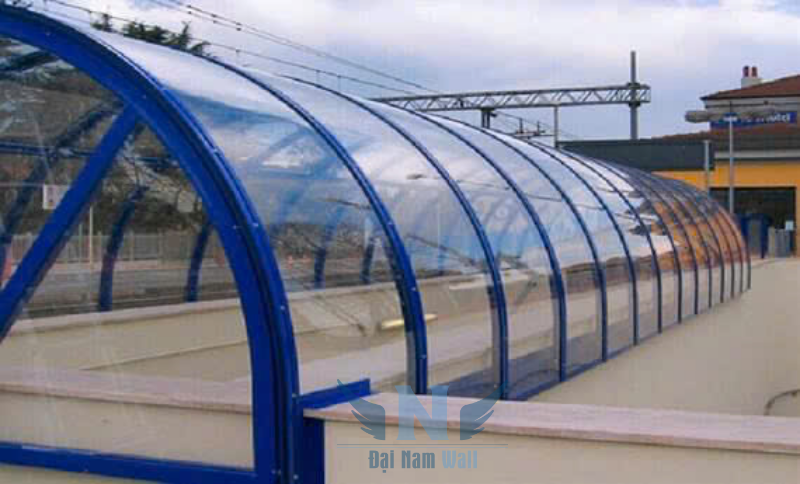 Ứng dụng tấm poly khu vưc che hồ nước ngoài trời